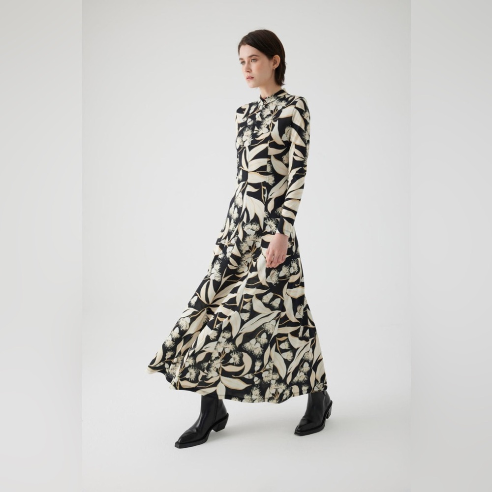 Exquise floral patterned midi / maxi stand collar dress